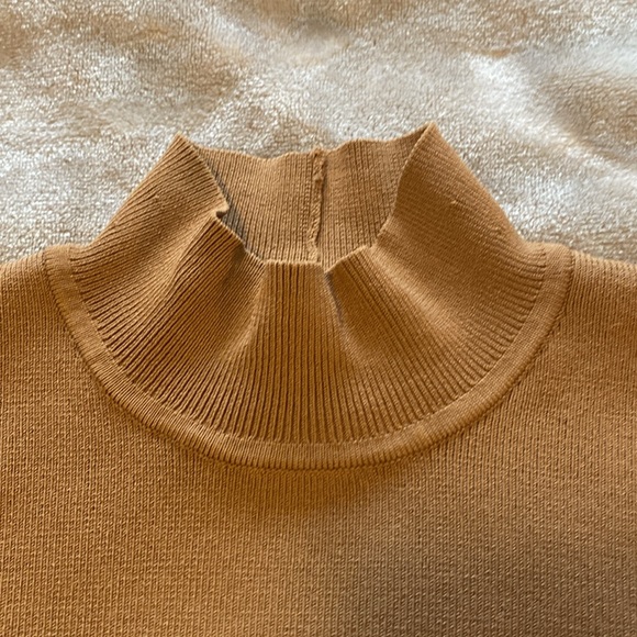 Aritzia⭐️Sculpt Knit Sweater♥️NEW! - Picture 6 of 11